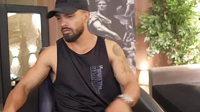 DannSaenz on StripChat 