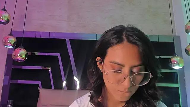 DaraBeckett on StripChat 