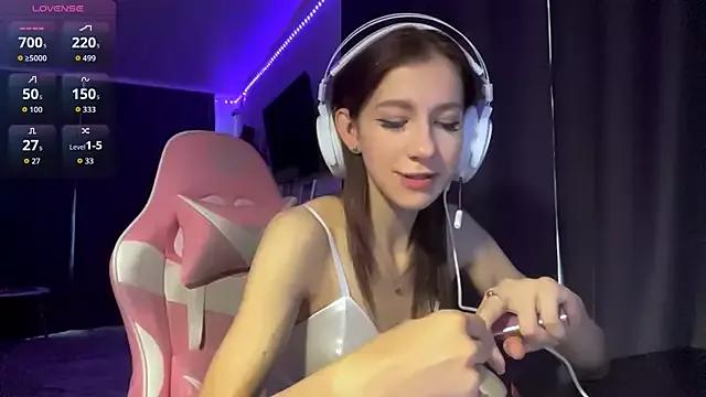 DedeTedrow on StripChat 