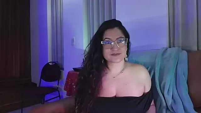 DeesseLuxure on StripChat 