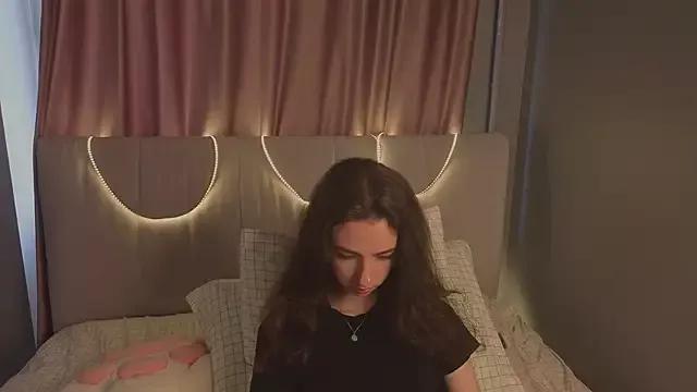 DeneenTurja from StripChat is Freechat