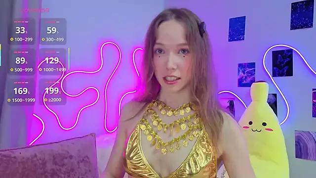Dreamy_Polly from StripChat is Freechat