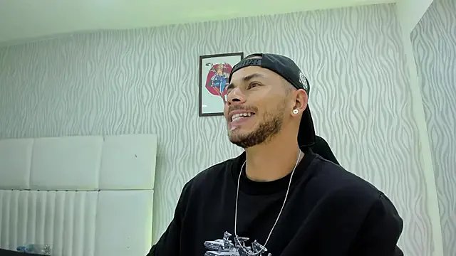 dylan_jacobx on StripChat