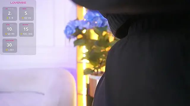 elasummer on StripChat