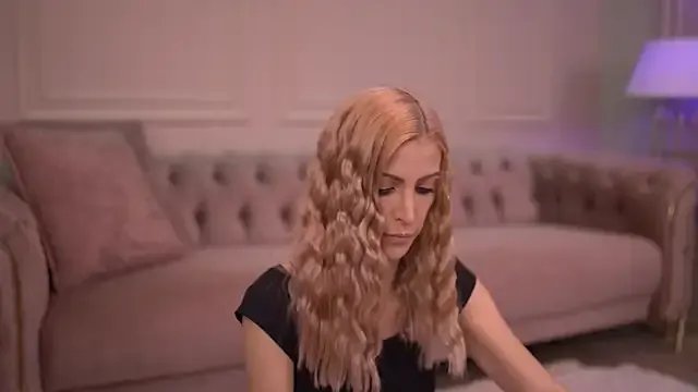 EllaBlake on StripChat