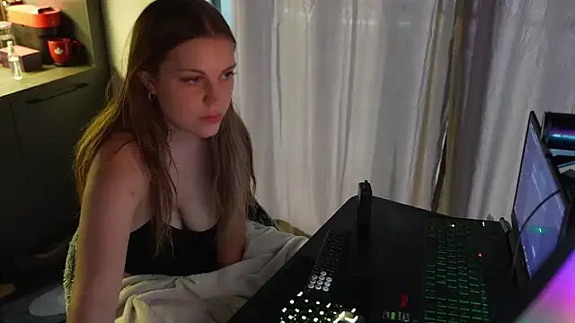 elliepixie — Spread ASS buttplug tease
