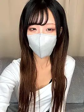 emiiiii1001 on StripChat 