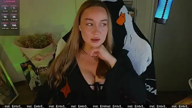 Emili1- on StripChat