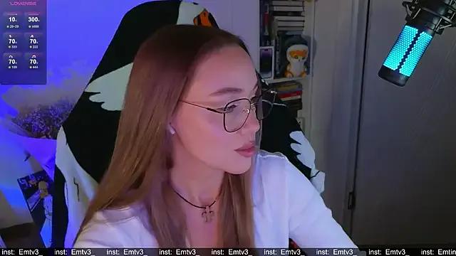 Emili1- on StripChat