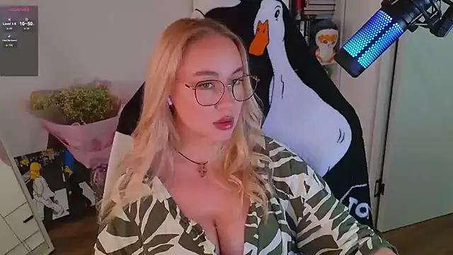 Emili1- on StripChat
