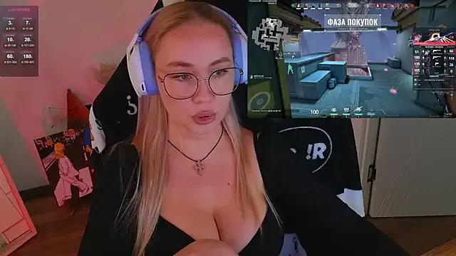 Emili1- on StripChat