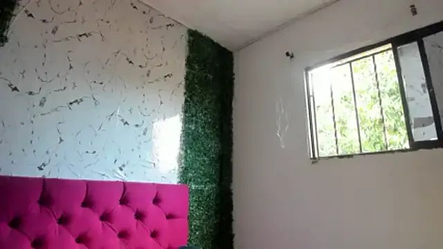 emily_stars1 on StripChat