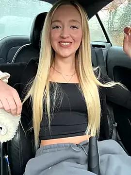 emilypeperoni — Folgt gerne auf insta Emilypeperoni 