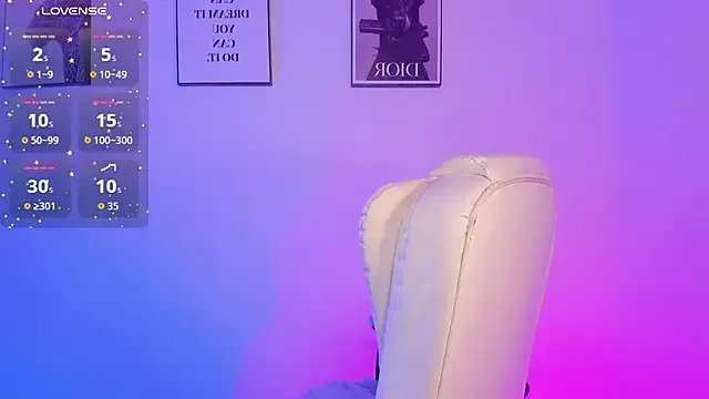 Emilyymilleer_ — OIL AND SEXY DANCE