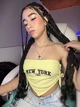 Emma_pink10 on StripChat