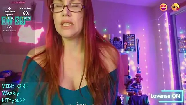 EmmaIsHere on StripChat