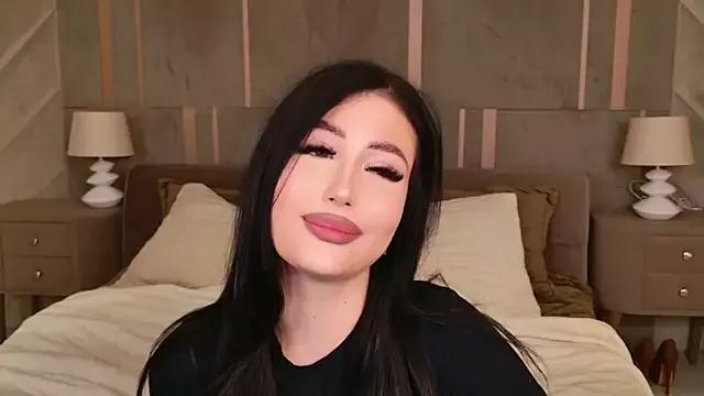 EmmaLawrens on StripChat 