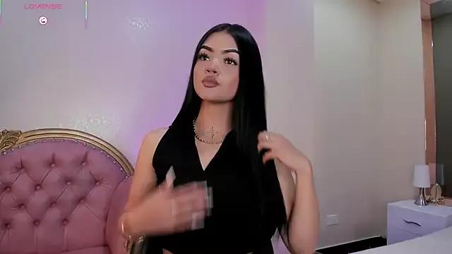 EmmaStonns on StripChat 