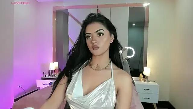 EmmaStonns on StripChat 