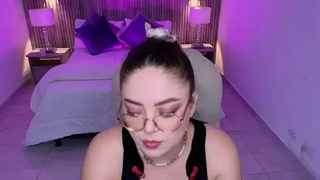 emmy_walker on StripChat 