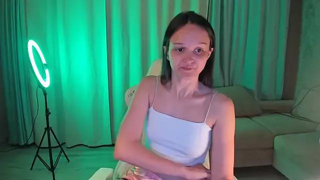 falcon_baby — Look under the shorts