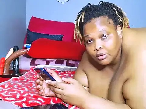 fatafricanqueen on StripChat