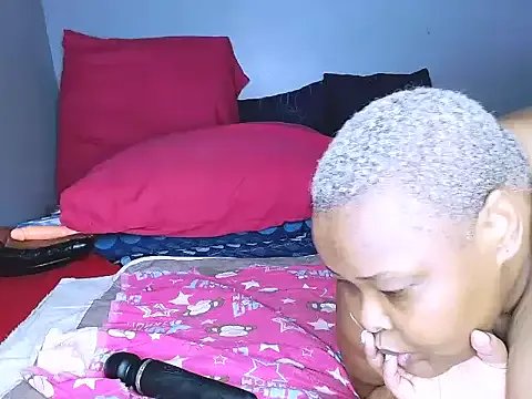 fatafricanqueen on StripChat