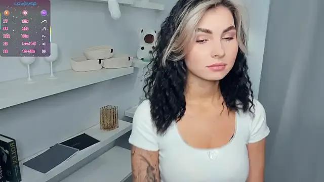 FeliciaKogen on StripChat