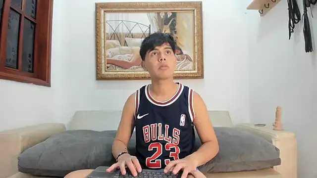 Felipe_Cold on StripChat