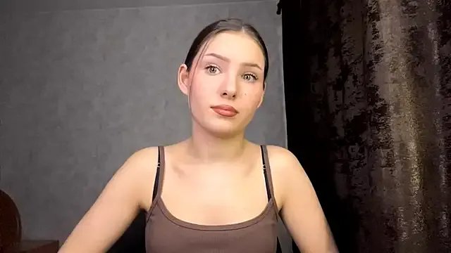 FoxieFlare — tease shorts