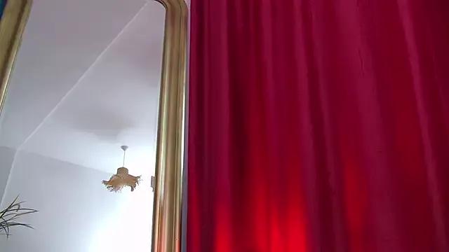 Foxxxy_MILF on StripChat 