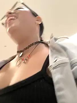 Francesca_ferrari on StripChat