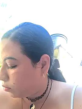 Francesca_ferrari on StripChat