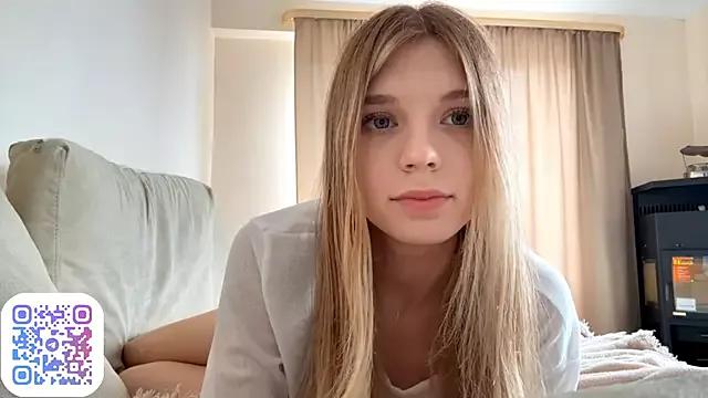 FruityXo — Group on StripChat