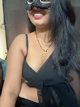 Funny_Couplee — remove saree