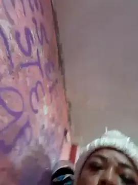 gatadeojosclaros from StripChat