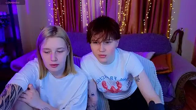 Girls_Fingers — stand up and show everything