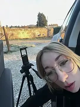 Giuliana_baby on StripChat