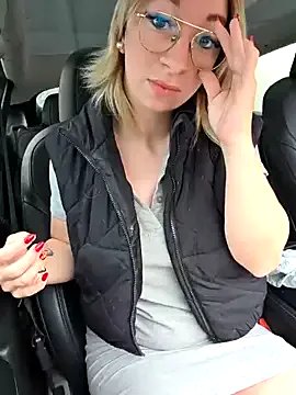 Giuliana_baby on StripChat