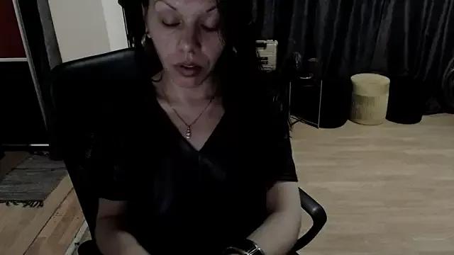 Freechat GoldenSasha on StripChat