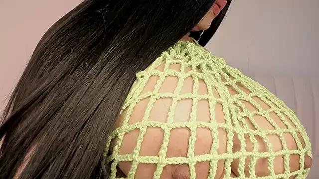 Hannahx__ on StripChat