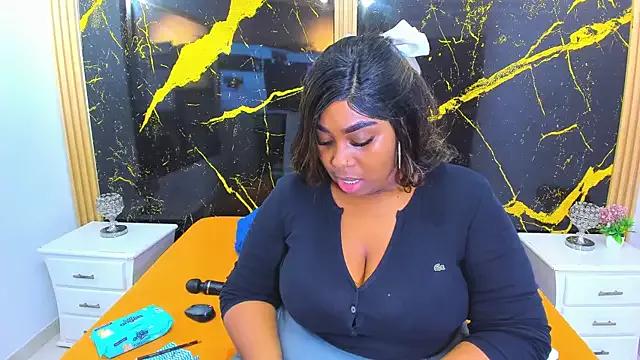 HannyMansonh from StripChat