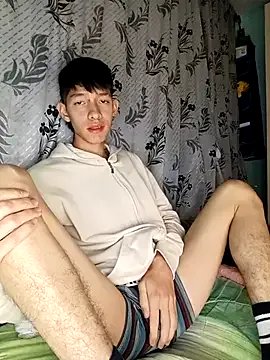 heyy_noah11 on StripChat 