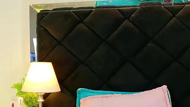 Holly_Brensonexx_ on StripChat 