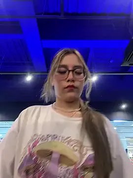 honey_luminair — Flash ass in the gym