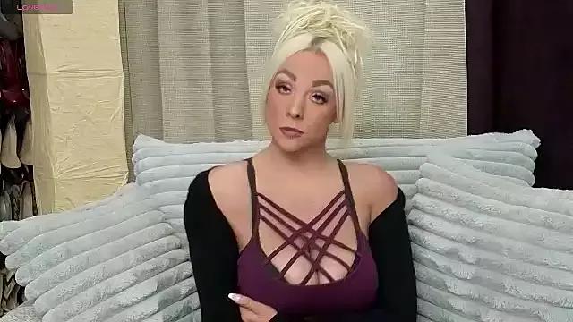 HopeDaylee from StripChat is Freechat