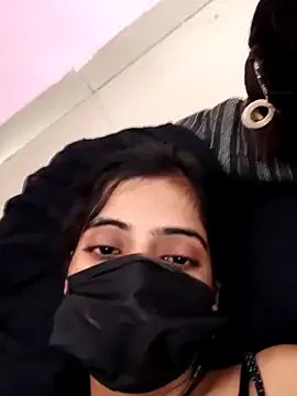 Hot-komall on StripChat