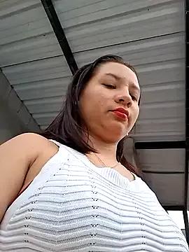 hot-mom22 on StripChat