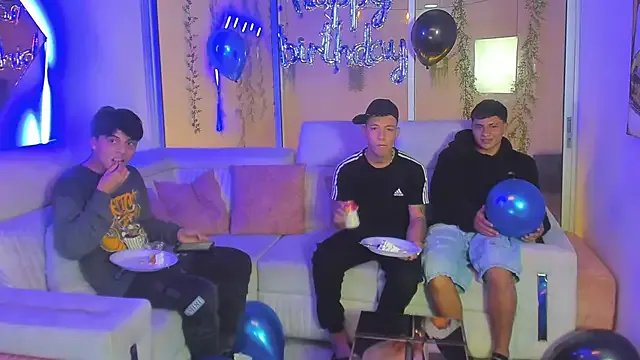 Houseofwarrios on StripChat