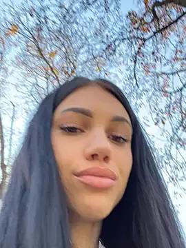 ilariea_girl on StripChat